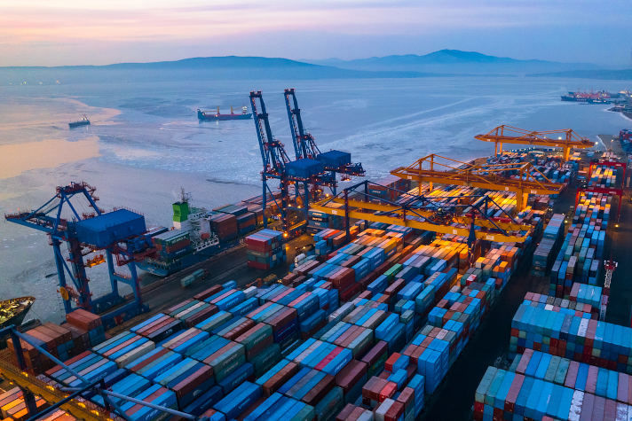Владивостокский морской торговый порт установил новый рекорд по перевалке контейнеров