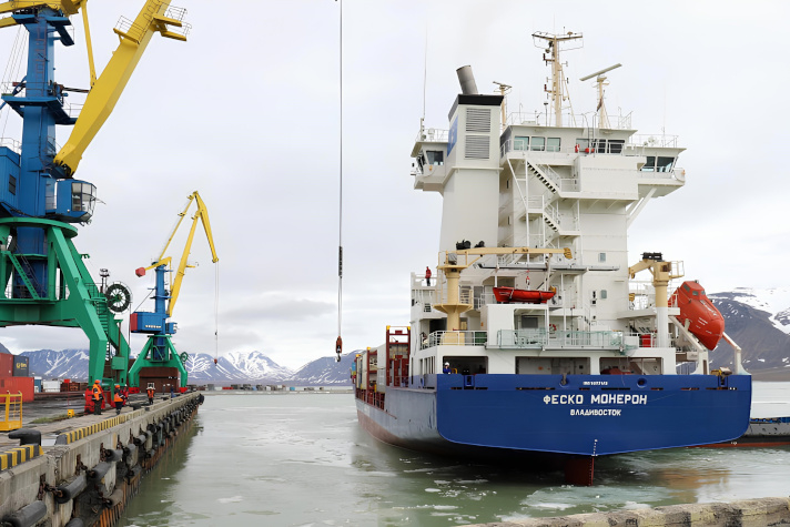 Группа Fesco подвела итоги перевозок через порты Чукотки по программе северного завоза