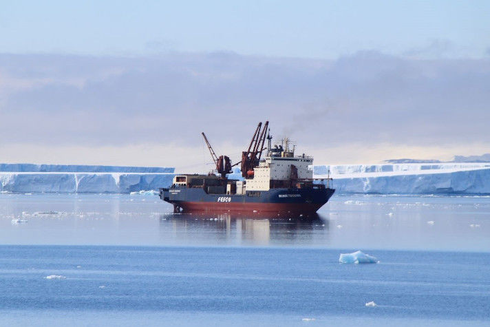 'Василий Головнин' отправился в шестую экспедицию для снабжения индийских антарктических станций