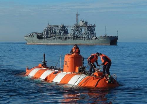 'Коммуна' отработала спасение подводников