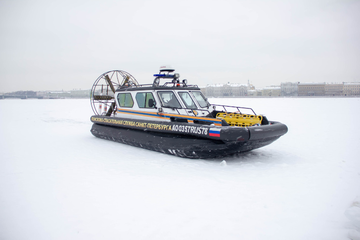 Петербургским спасателям нужно судно на воздушной подушке особой конструкции
