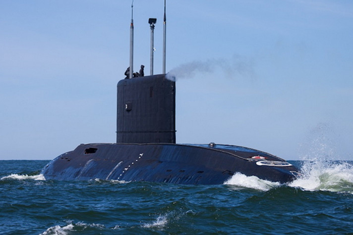 Подводная лодка 'Кронштадт' отработала погружение на глубину 100 метров