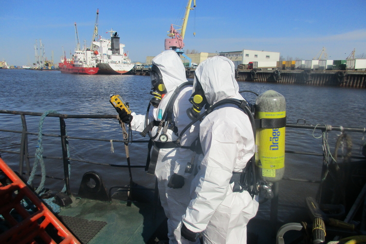 В Большом порту Санкт-Петербург отработали локализацию аварийного разлива нефтепродуктов