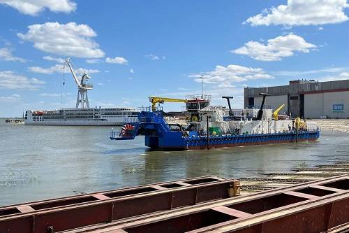 Астрахань станет центром строительства специальных технических судов