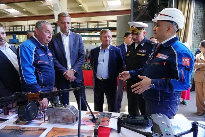 Замглавы Минпромторга изучил перспективы развития завода 'Янтарь'