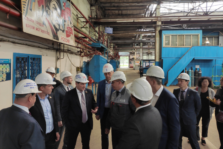 Сенаторы провели выездное заседание на Хабаровском судостроительном заводе
