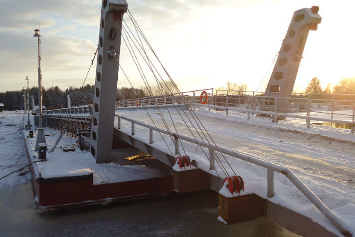 В Республике Коми установлен новый наплавной мост