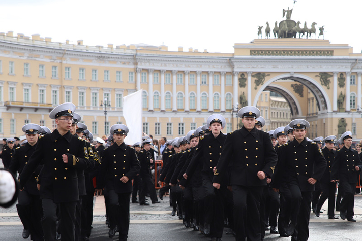 В Санкт-Петербурге прошла церемония посвящения в курсанты 'Макаровки'