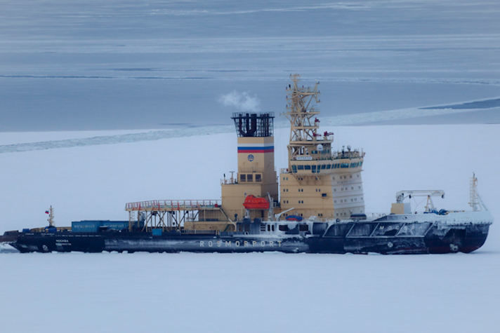 Ледокольная флотилия 'Росморпорта' работает в 16 замерзающих морских портах