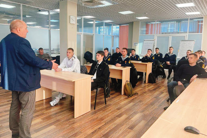Группа 'Русский краб' запустила ознакомительный курс работы на крабодобывающих судах