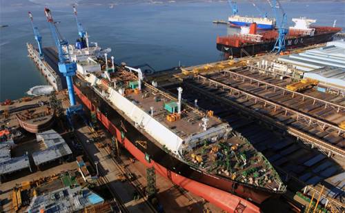 Hyundai Heavy построил Совкомфлоту первый в мире крупный танкер на СПГ