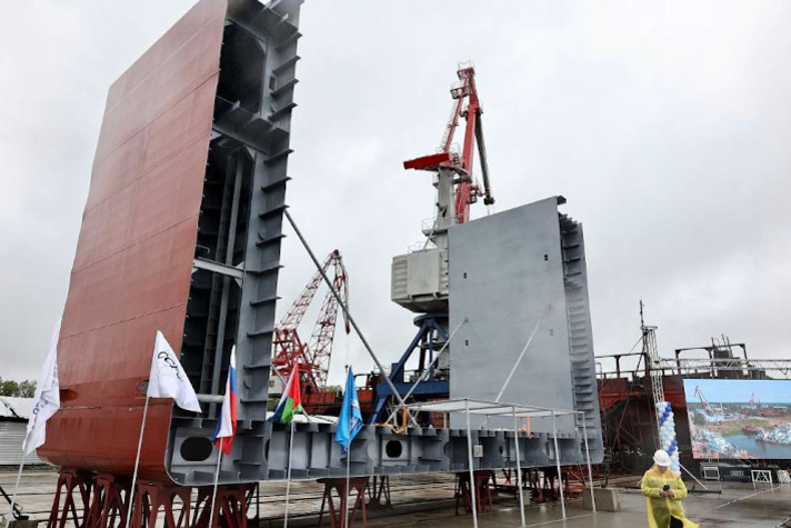 На Тобольском заводе состоялась закладка универсального сухогруза-контейнеровоза
