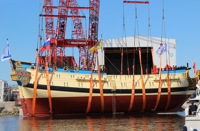 Спуск на воду линейного корабля "Полтава"