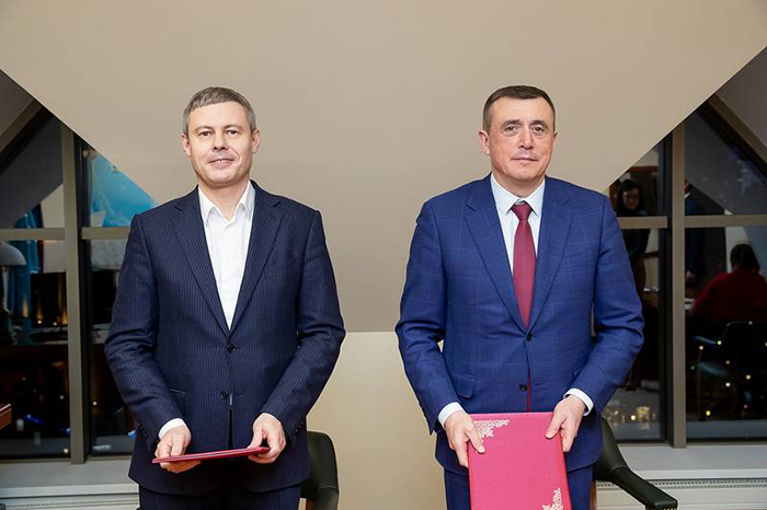 Подписания соглашения между администрацией Сахалинской области и УК "Дело"