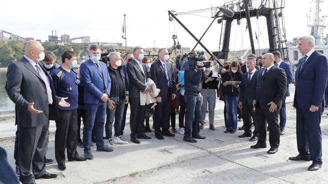 Визит премьер-министра Мишустина в Магаданский порт