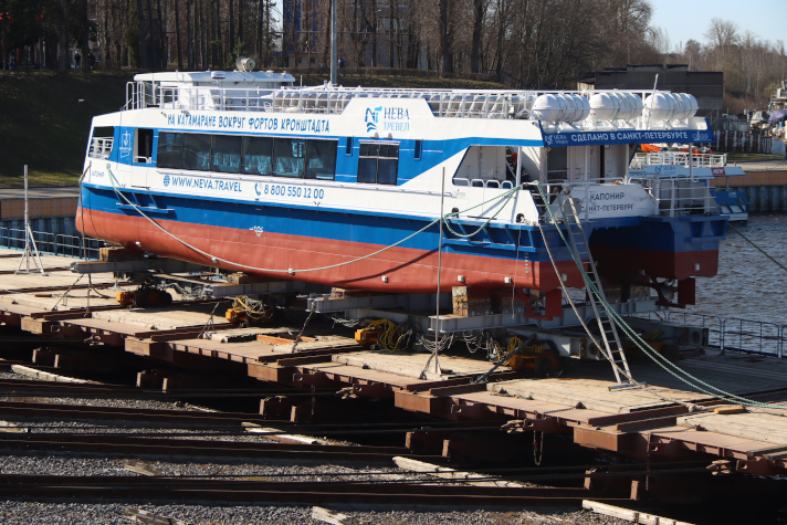 Пассажирский катамаран "Капонир"