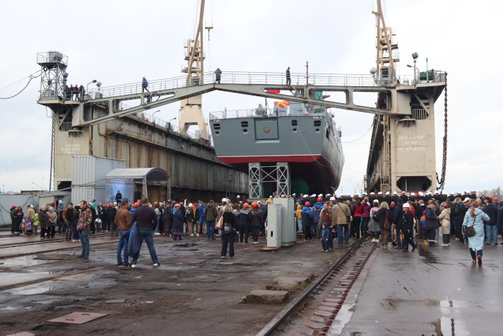 Спуск на воду фрегата "Адмирал Исаков"