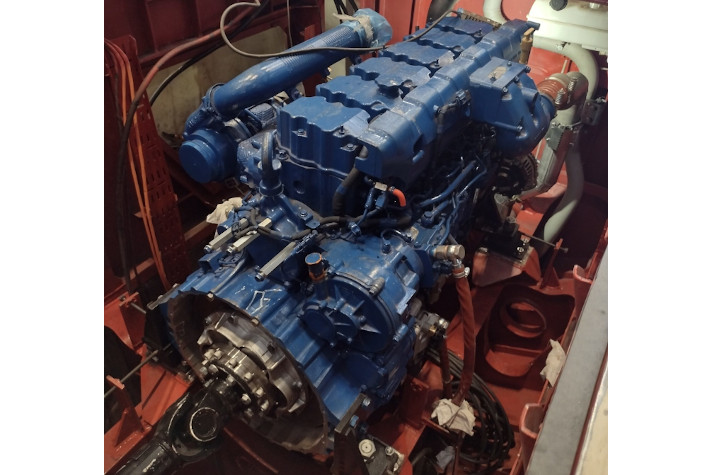 Главные двигатели СВП-50