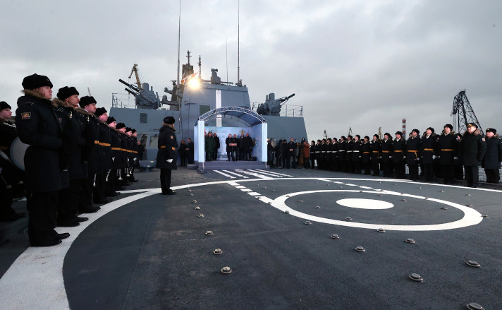 Подъем флага на фрегате "Адмирал Головко"