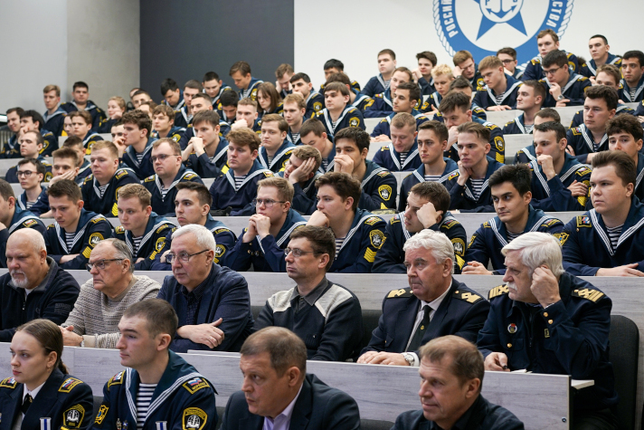 Лекция Андрея Куропятникова в ГУМРФ