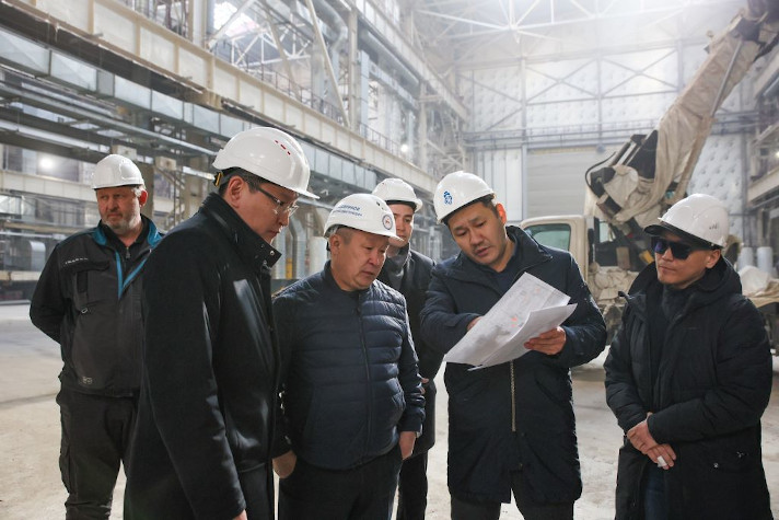 Визит Дмитрия Садовникова на "Жатайскую судоверфь"