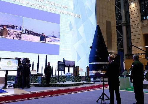 Подводные лодки 'Князь Олег' и 'Новосибирск' приняты в состав ВМФ РФ