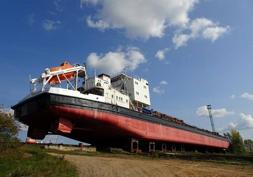 Завод 'Борремфлот' отремонтировал судно 'Волго-Флот 9'