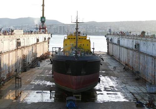 Новороссийский СРЗ отремонтирует наливное судно и буксир