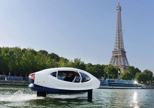 В Париже испытали водное такси SeaBubbles