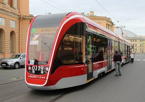 Созданный при участии КГНЦ трамвай на водородном топливе выходит на улицы Петербурга
