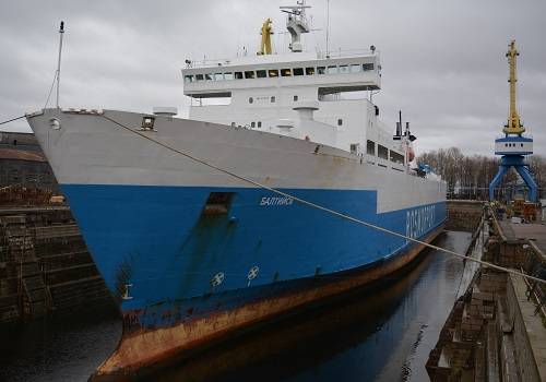 'Кронштадтский морской завод' проведет доковый ремонт парома 'Балтийск'