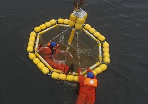 ООО 'Алюминиевые конструкции' выпустило спасательную люльку для морских буксиров и судовых платформ