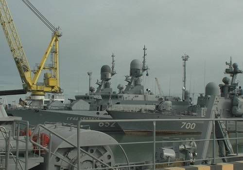 Передислокация: более 20 кораблей Каспийской флотилии прибыли на новое место службы