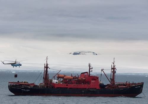 НЭС 'Михаил Сомов' отправилось в комплексную арктическую экспедицию
