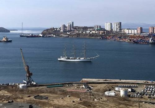 Парусник 'Надежда' завершил плавательную практику вдоль побережья Приморского края