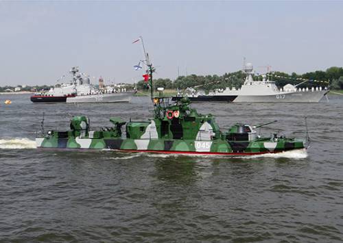 Катера Каспийской флотилии взяли курс на Санкт-Петербург для участия в параде