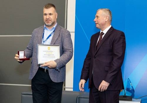 Катер КМЗ был удостоен медали 'Гарантия качества и безопасности'