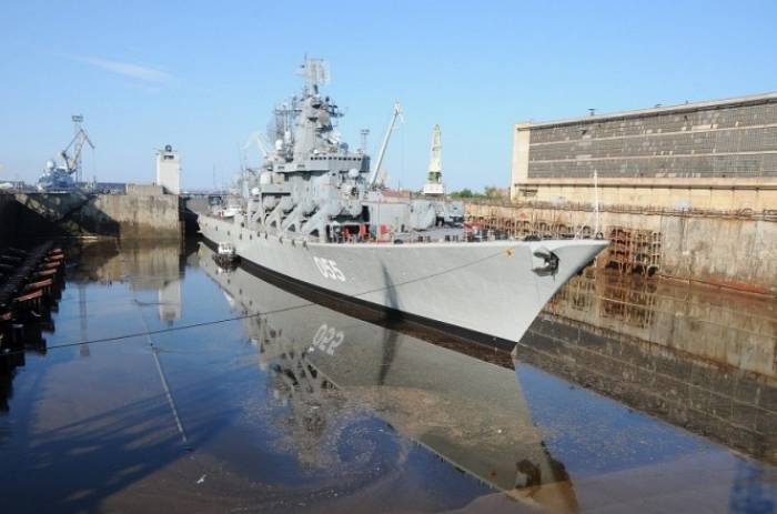 Модернизированный крейсер «Маршал Устинов» передадут ВМФ в 2015 году