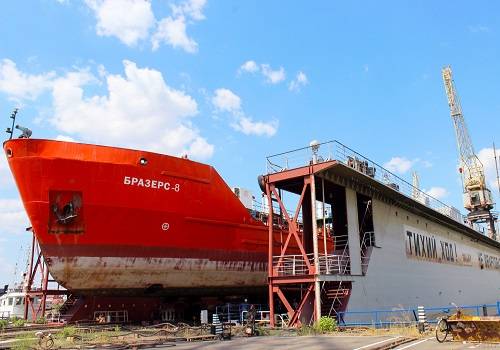 На мощностях АСПО отремонтируют танкер 'Бразерс-8'