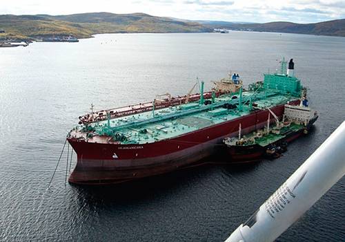 'Роснефть' начала бункеровку судов топливом с содержанием серы до 0,1%