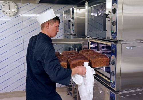 На ледоколе 'Сибирь' испекли первый хлеб