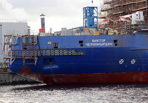 'Виктора Черномырдина' ждут на Кронштадтском морском заводе в 2019 году