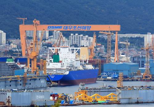 Россия заказала на южнокорейских верфях строительство 45 судов