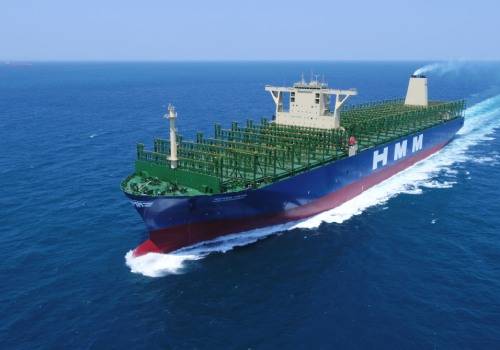Второй крупнейший в мире контейнеровоз передан заказчику