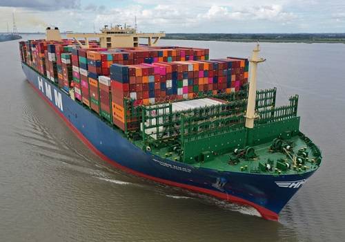В Гамбург зашел крупнейший в мире контейнеровоз