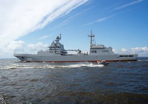 Десантный корабль 'Иван Грен' вышел в Балтийское море