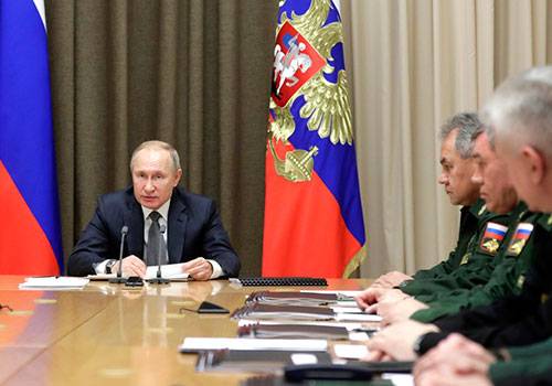 Путин открыл серию совещаний по развитию ВМФ