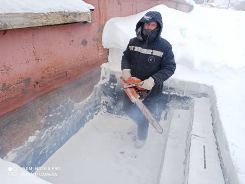 В Ленском объединенном речном пароходстве продолжаются выморозочные работы