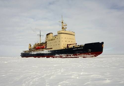 Ледокол 'Адмирал Макаров' поможет 'Атомфлоту' в обеспечении ледокольных проводок в Карском море
