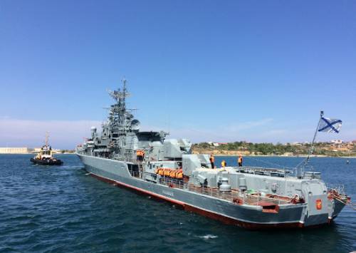 СКР 'Ладный' вышел в Черное море после завершения планового ремонта